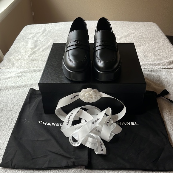 🌹CHANEL BLACK  LOAFERS🌹 NWT 🌹 - Picture 3 of 16